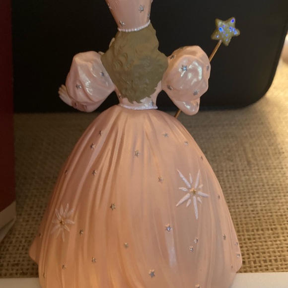 Glinda Hallmark Ornament 1995 - Picture 3 of 6